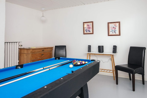 Foto van Ringkøbing herenhuis met spa en activiteitenruimte - Indoor