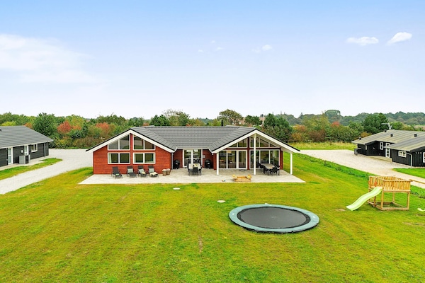 Foto van Luxe vakantieverblijf met zwembad - Vakantiehuis in Grenaa - Untagged