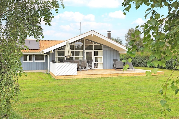 Foto van Luxe vakantieverblijf met zwembad - Vakantiehuis in Væggerløse - View
