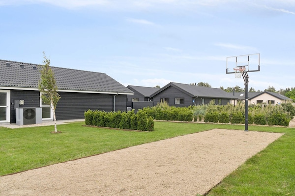 Foto van Luxe vakantieverblijf met zwembad - Vakantiehuis in Nørre Nebel - Outdoor