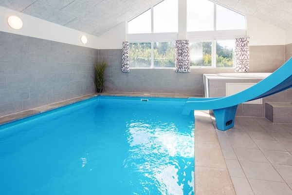 Foto van Luxe toevluchtsoord met zwembad in Blavand - Vakantiehuis in Blåvand - Pool