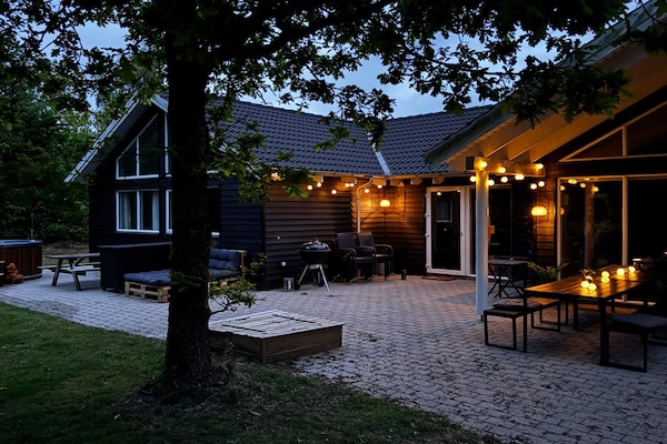 Foto van Luxe zwembadresort in Henne - Vakantiehuis in Henne - Outdoor
