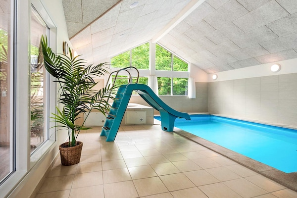 Foto van Luxe zwembadresort in Henne - Vakantiehuis in Henne - Pool