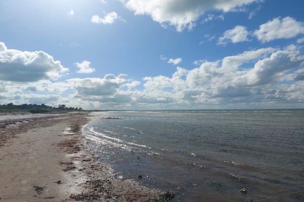 Foto van Luxe vakantieverblijf met zwembad - Vakantiehuis in Glesborg - WaterView