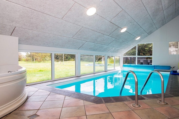 Foto van Luxe vakantieverblijf met zwembad - Vakantiehuis in Glesborg - Pool