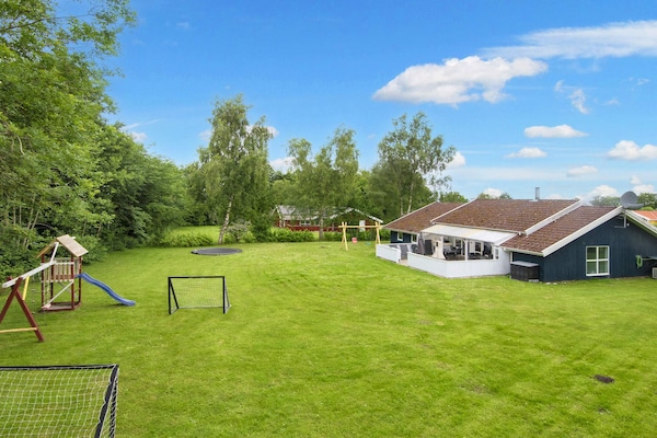 Foto van Luxe strandhuis met zwembad - Vakantiehuis in Nordborg - Outdoor