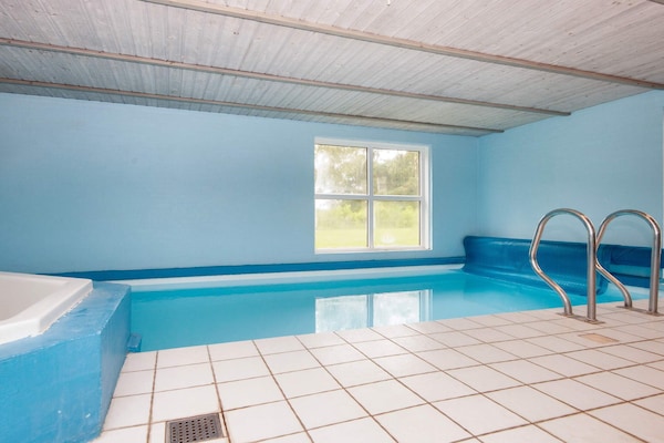 Foto van Luxe strandhuis met zwembad - Vakantiehuis in Nordborg - Pool