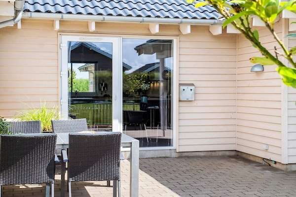 Foto van Luxe vakantieverblijf met zwembad aan zee - Vakantiehuis in Bogense - Outdoor