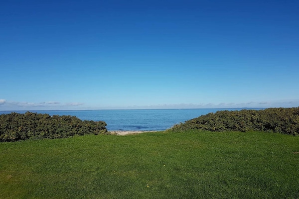 Foto van Luxe vakantieverblijf met zwembad aan zee - Vakantiehuis in Bogense - WaterView
