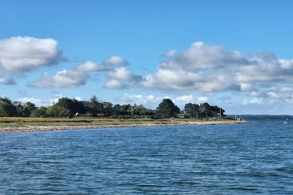 Foto van Luxe vakantieverblijf met zwembad aan zee - Vakantiehuis in Bogense - WaterView
