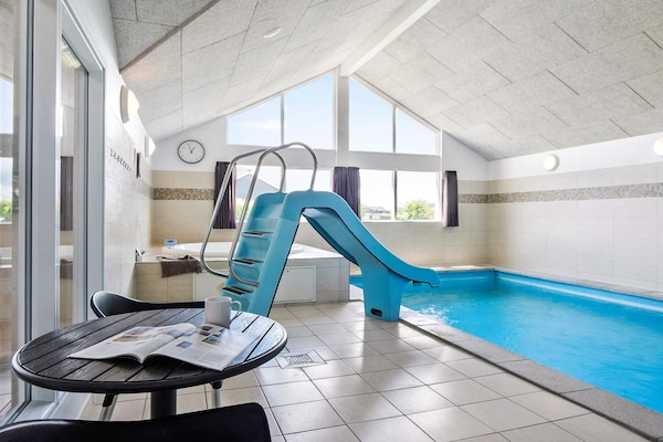 Foto van Luxe vakantieverblijf met zwembad aan zee - Vakantiehuis in Bogense - Pool