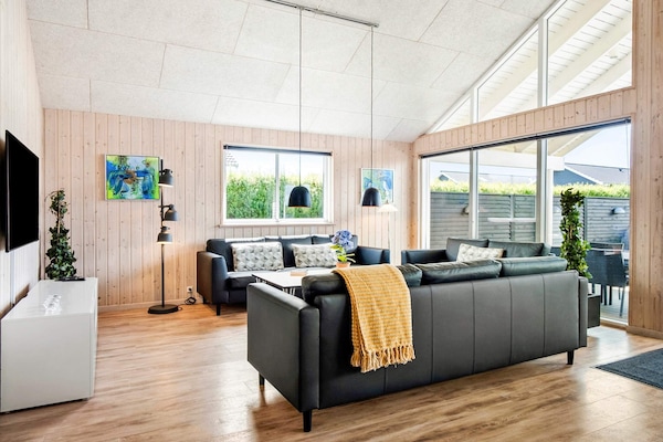 Foto van Luxe vakantieverblijf met zwembad aan zee - Vakantiehuis in Bogense - Outdoor