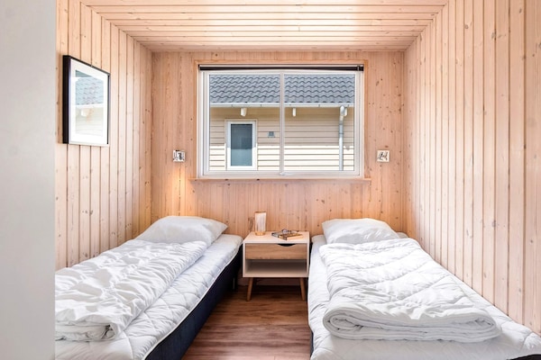 Foto van Luxe vakantieverblijf met zwembad aan zee - Vakantiehuis in Bogense - Outdoor