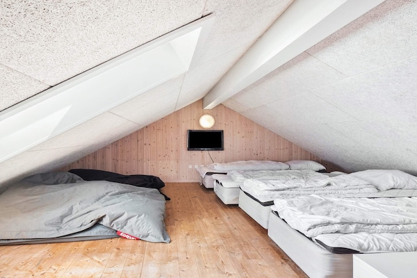 Foto van Luxe vakantieverblijf met zwembad aan zee - Vakantiehuis in Bogense - Outdoor
