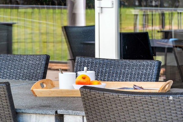 Foto van Luxe vakantieverblijf met zwembad aan zee - Vakantiehuis in Bogense - Outdoor