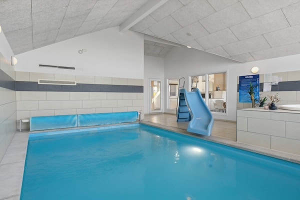 Foto van Luxe strandhuis met zwembad - Vakantiehuis in Bogense - Pool