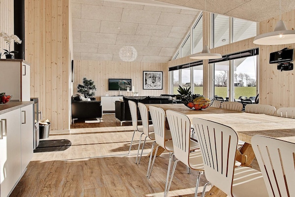 Foto van Luxe strandhuis met zwembad - Vakantiehuis in Bogense - Indoor