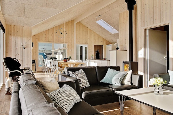Foto van Luxe strandhuis met zwembad - Vakantiehuis in Bogense - Indoor