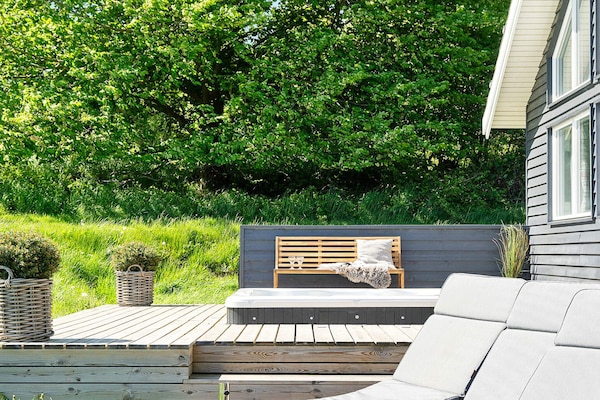 Foto van Luxe Zwembad Retreat -- By Traum Ferienwohnungen - Vakantiehuis in Vejby - Outdoor