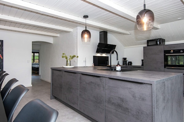 Foto van Luxe retraite met zwembad -- By Traum Ferienwohnungen - Indoor