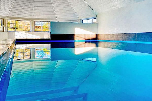Foto van Luxe vakantieverblijf vlakbij het strand - Vakantiehuis in Væggerløse - Pool