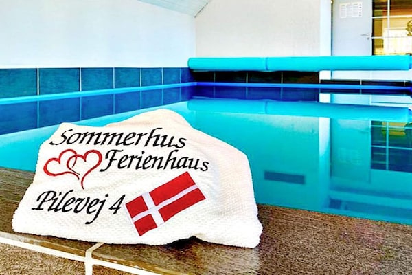 Foto van Luxe vakantieverblijf vlakbij het strand - Vakantiehuis in Væggerløse - Pool