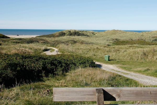 Foto van Luxe strandhuis met zwembad - Vakantiehuis in Løkken - WaterView