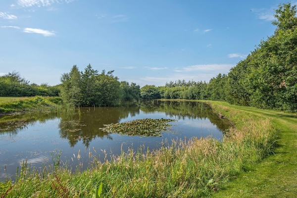 Foto van Luxe verblijf met jacuzzi - Vakantiehuis in Gram - WaterView