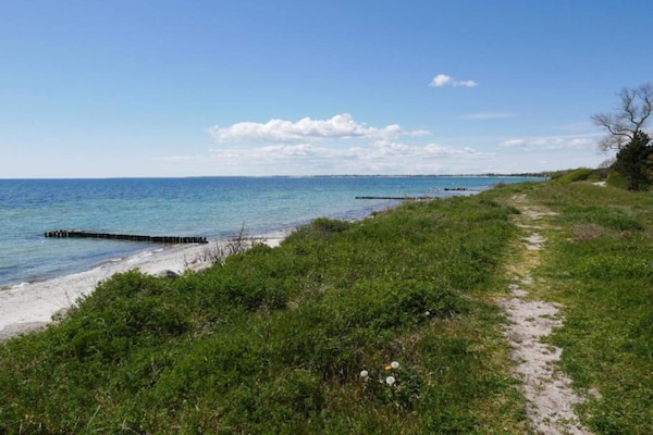Foto van Luxe Wellness Retreat -- By Traum Ferienwohnungen - Vakantiehuis in Stege - WaterView