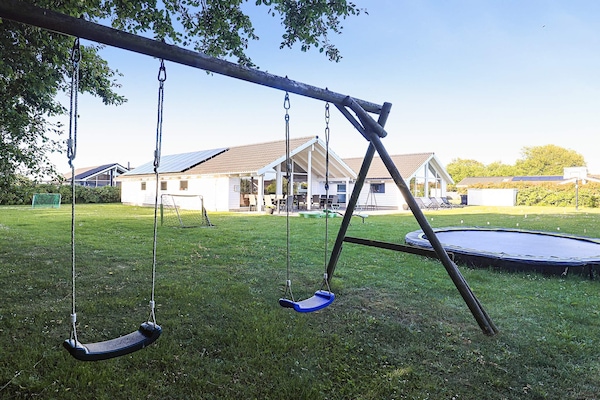 Foto van Luxe Wellness Retreat -- By Traum Ferienwohnungen - Vakantiehuis in Stege - View