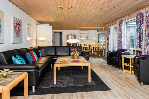 Foto van Luxe retraite met zwembad - Vakantiehuis in Oksbøl - Indoor