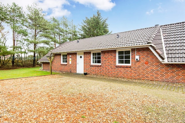 Foto van Luxe retraite met zwembad - Vakantiehuis in Oksbøl - View