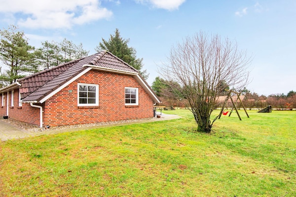 Foto van Luxe retraite met zwembad - Vakantiehuis in Oksbøl - View