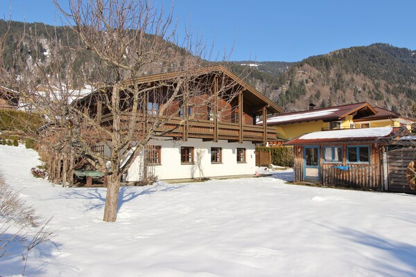Foto van Landhuis Goldegg bij Skiliften - Vakantiehuis in Goldegg - Weng - ExteriorWinter