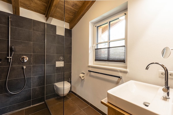 Foto van Premium vakantiehuis # 1B met sauna - Vakantiehuis in Uttendorf - BathRoom