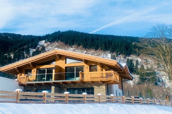 Foto van Chalet in Krimml bij Skiliften - Vakantiehuis in Krimml - ExteriorWinter