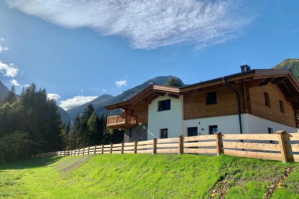 Foto van Chalet in Krimml bij Skiliften - Vakantiehuis in Krimml - ExteriorSummer