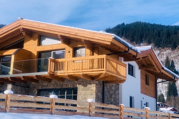 Foto van Chalet in Krimml bij Skiliften - Vakantiehuis in Krimml - ExteriorWinter