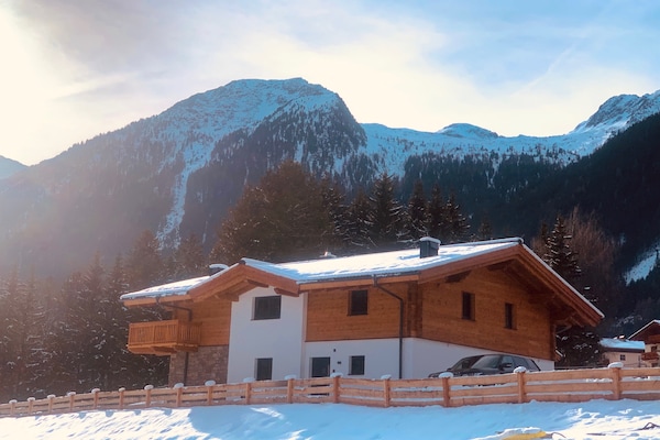 Foto van Chalet in Krimml bij Skiliften - Vakantiehuis in Krimml - ExteriorWinter