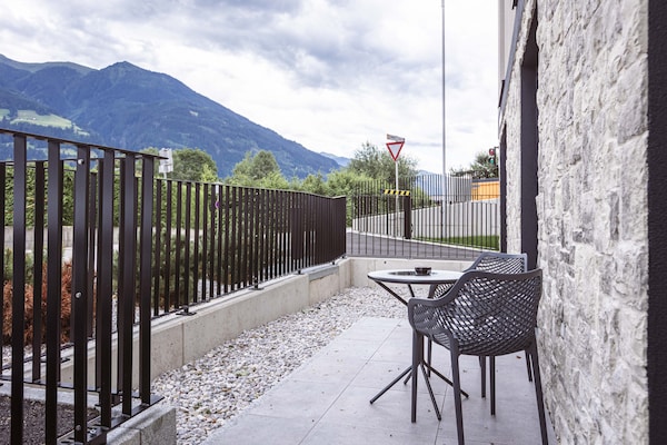 Foto van Premium appartement met infraroodsauna - Vakantiehuis in Fügen - terrace