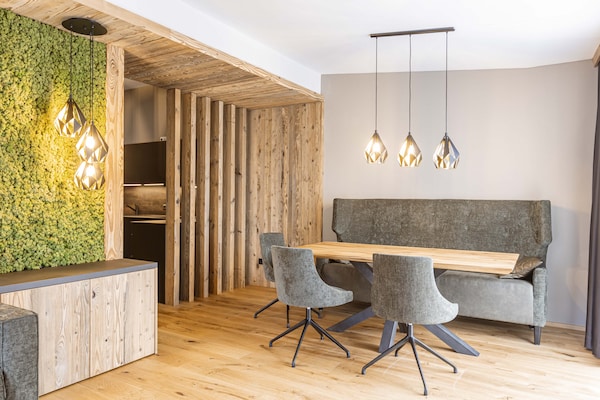 Foto van Premium appartement in Tirol met gedeeld zwembad - Vakantiehuis in Fügen - DiningRoom