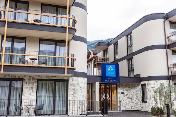 Foto van Premium appartement in Tirol met gedeeld zwembad - Vakantiehuis in Fügen - Outdoor
