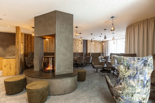 Foto van Premium appartement in Tirol met gedeeld zwembad - Vakantiehuis in Fügen - HallReception