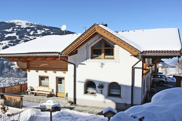 Foto van Appartement Zell am Ziller Ski Arena - Vakantiehuis in Zell am Ziller - ExteriorWinter