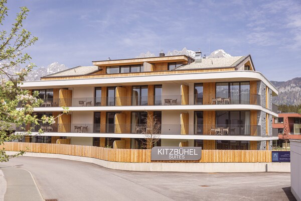 Foto van Mooi appartement met gedeelde sauna (zonder borg) - Vakantiehuis in Oberndorf in Tirol - ExteriorSummer