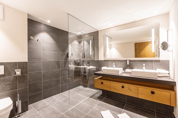 Foto van Gezellig chalet met balkon (zonder borg) - Vakantiehuis in Ehrwald - BathRoom