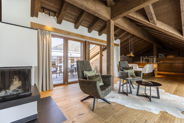 Foto van Gezellig chalet met balkon (zonder borg) - Vakantiehuis in Ehrwald - LivingRoom
