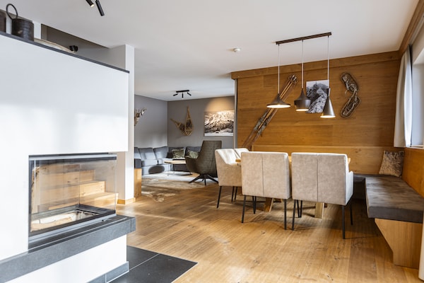 Foto van Uitnodigend chalet met zwembad in Tirol (zonder borg) - LivingRoom