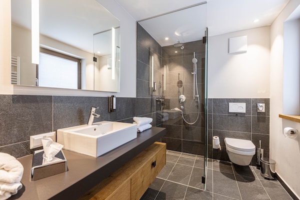 Foto van Uitnodigend chalet met zwembad in Tirol (zonder borg) - BathRoom