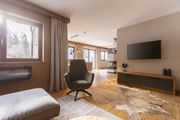 Foto van Uitnodigend chalet met zwembad in Tirol (zonder borg) - LivingRoom